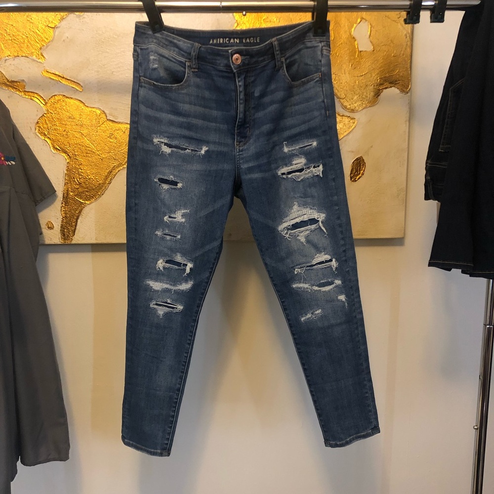 NWOT American Eagle distressed skinny jeans